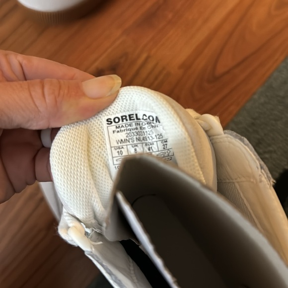 Sorel Out N About wedge boots, size 10, never worn. - Picture 4 of 6